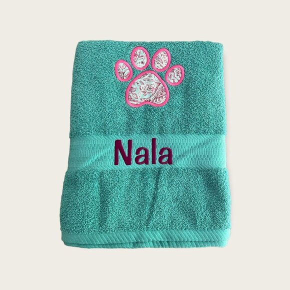 CUSTOM Embroidered Dog Towel Applique - Picture 1 of 9